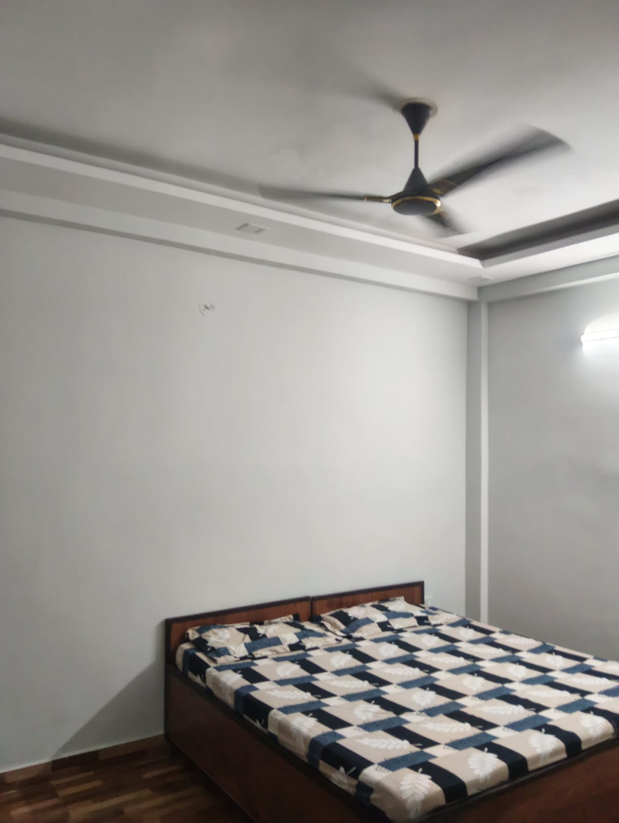 Sindhuja Green : 2 BHK Fully Furnished Builder Floor For Rent in Sector 10, Noida Extension