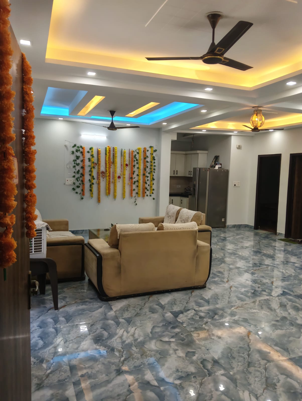 Sindhuja Green : 2 BHK Fully Furnished Builder Floor For Rent in Sector 10, Noida Extension