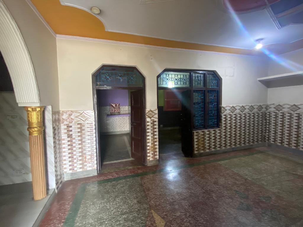 Hoshiarpur Village : 3BHK Semi Furnished Flat For Rent in Sector 51, Noida 