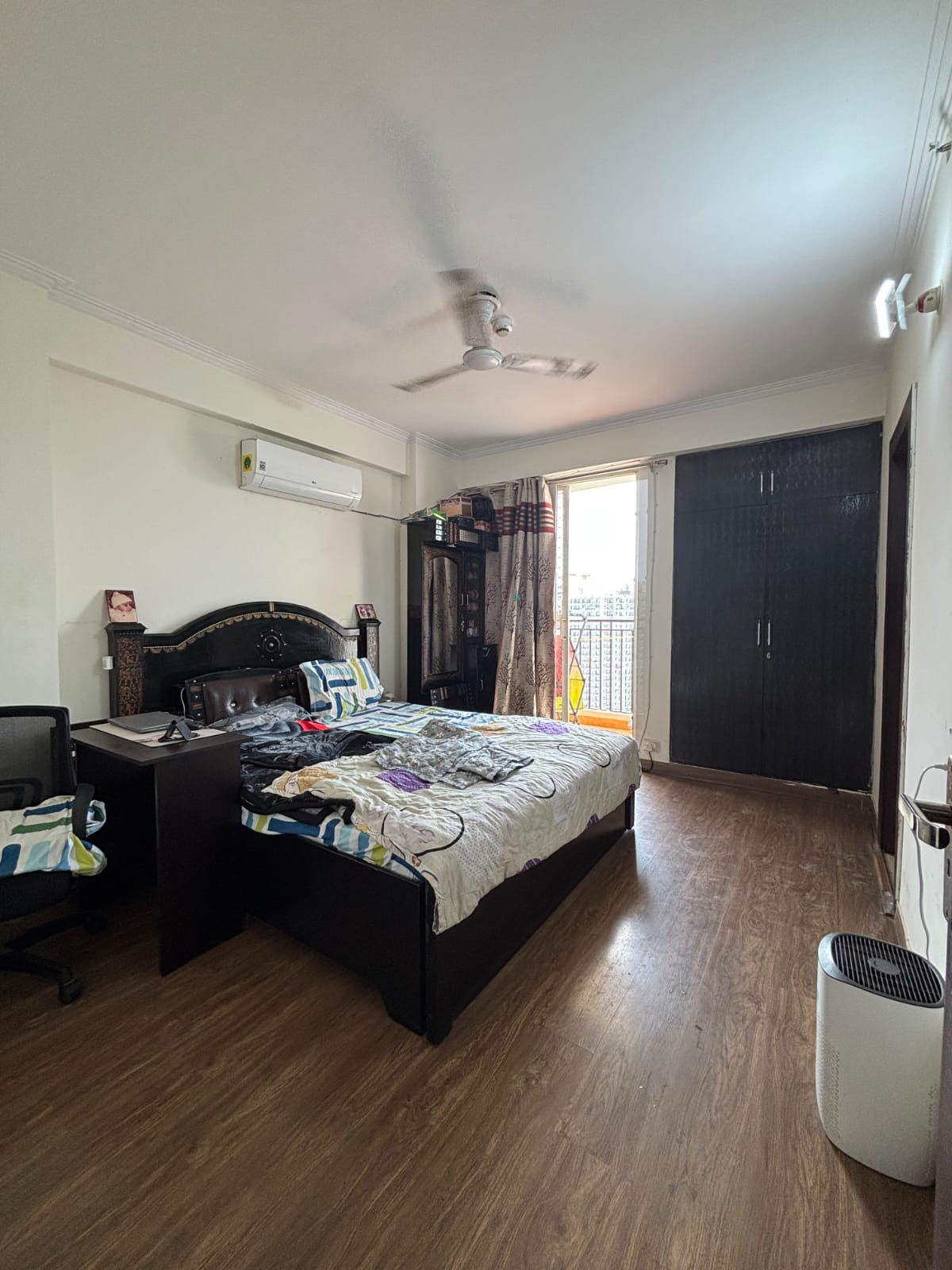 Spring Meadows : 2 BHK + Study Semi Furnished Flat For Sell in TechZone 4, Noida Extension