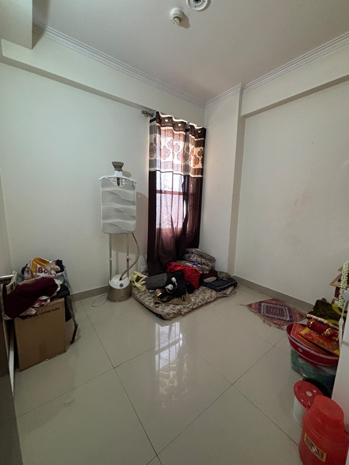 Spring Meadows : 2 BHK + Study Semi Furnished Flat For Sell in TechZone 4, Noida Extension