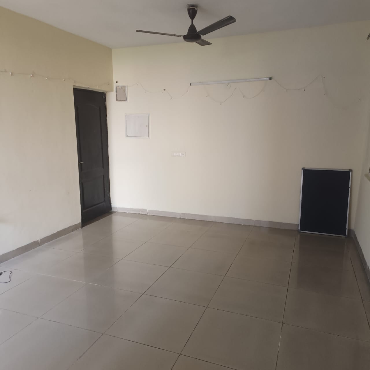 Stellar Jeevan : 1 Room in PreOccupied 3BHK Fully Furnished Flat For Rent in Sector 1, Noida Extension, Bisrakh Jalalpur