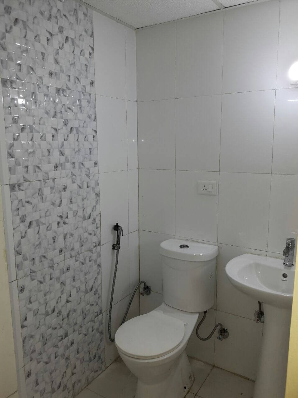 Supertech Capetown : 2 + 1 BHK Flat for sale in Sector 74, Noida