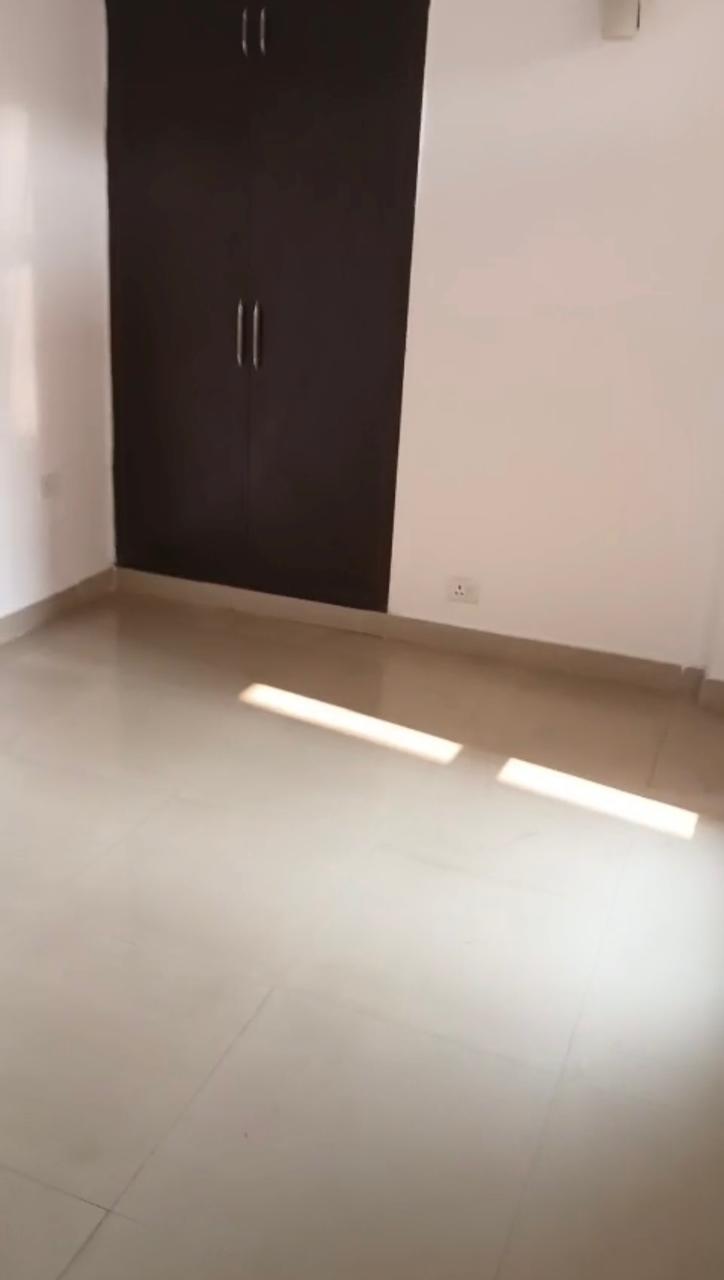 Supertech CapeTown : 2BHK Semi Furnished Flat For Rent in Sector 74, Noida 