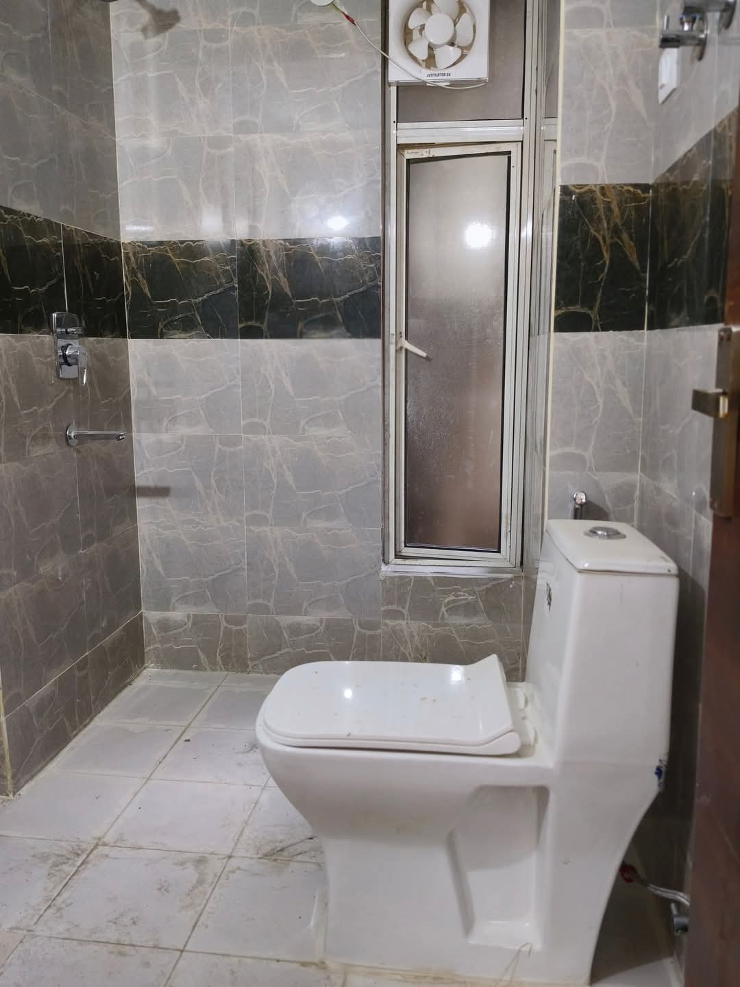 Supertech Eco Village 2 : 3 BHK Semi Furnished Flat for rent in Sector 16B, Noida Extension