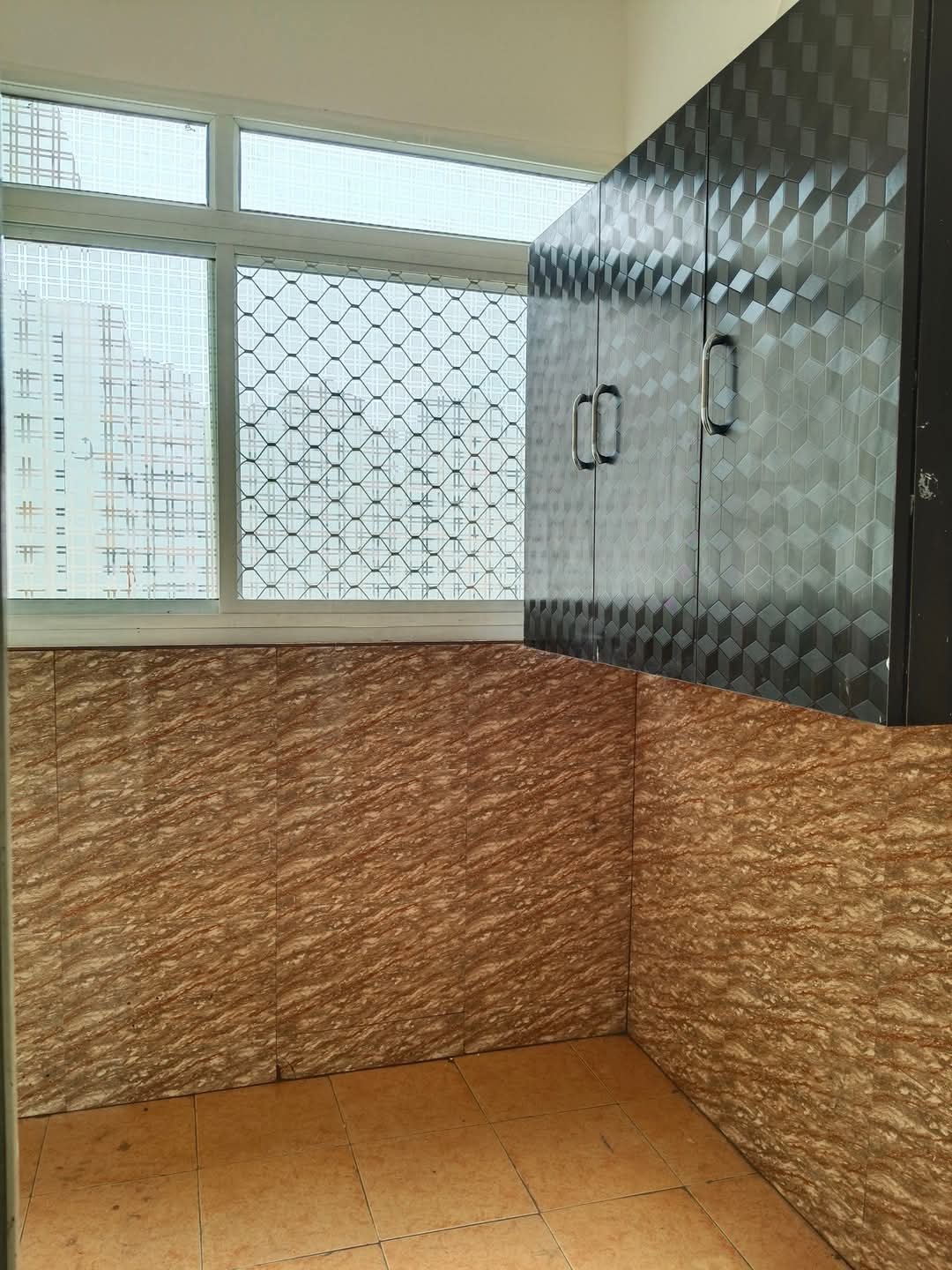 Supertech Eco Village 2 : 3 BHK Semi Furnished Flat for rent in Sector 16B, Noida Extension