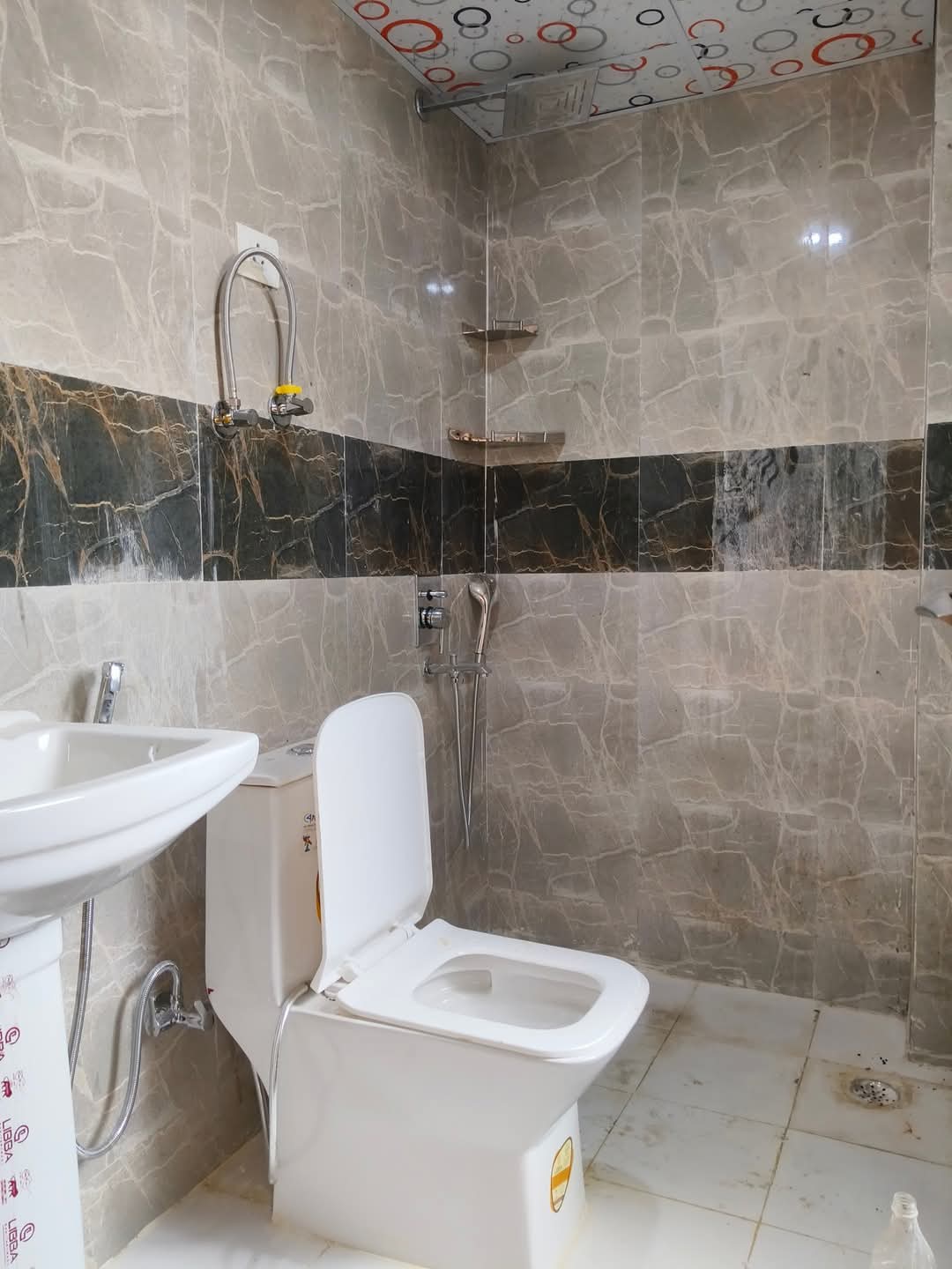 Supertech Eco Village 2 : 3 BHK Semi Furnished Flat for rent in Sector 16B, Noida Extension