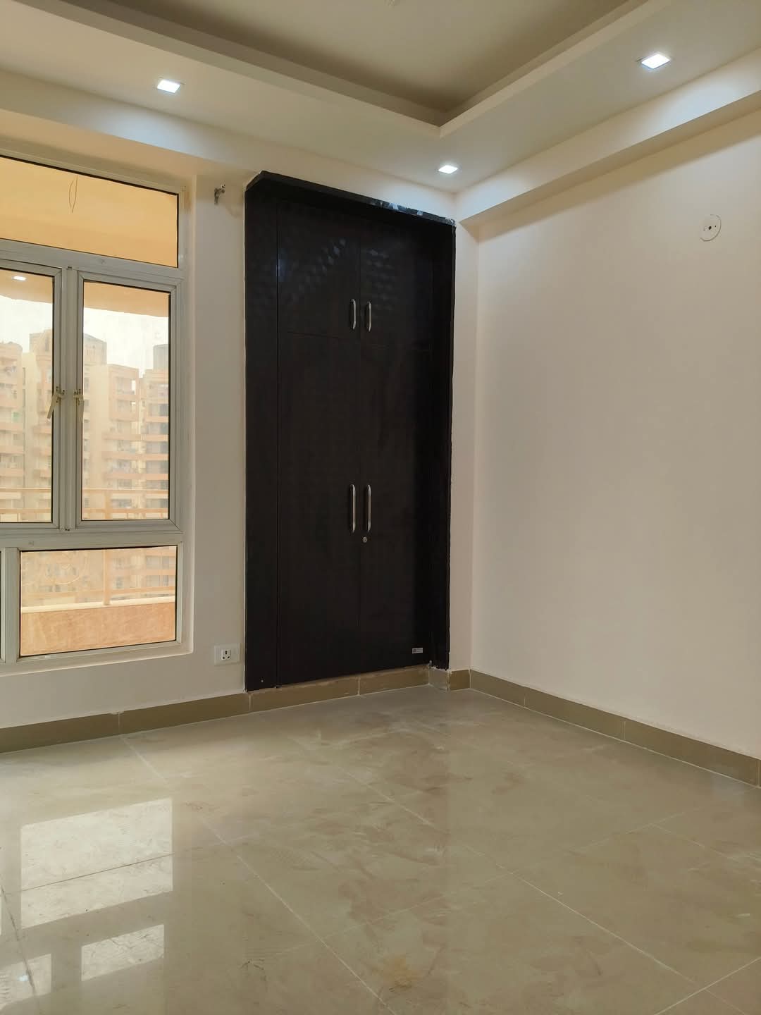 Supertech Eco Village 2 : 3 BHK Semi Furnished Flat for rent in Sector 16B, Noida Extension