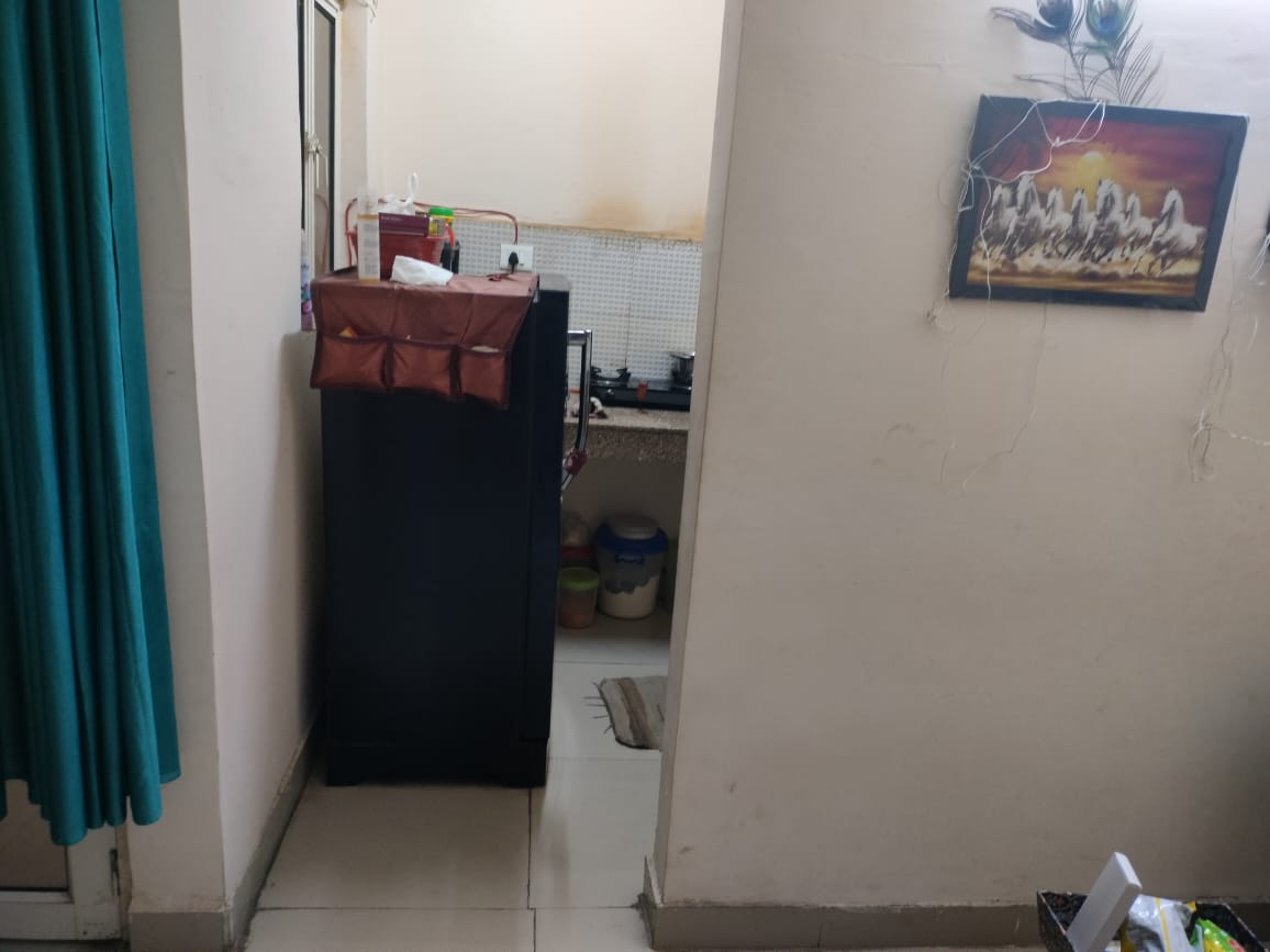 Supertech Eco Village II : 1 Room in Preoccupied 2BHK Fully Furnished Flat For Rent in Sector 16B, Noida Extension