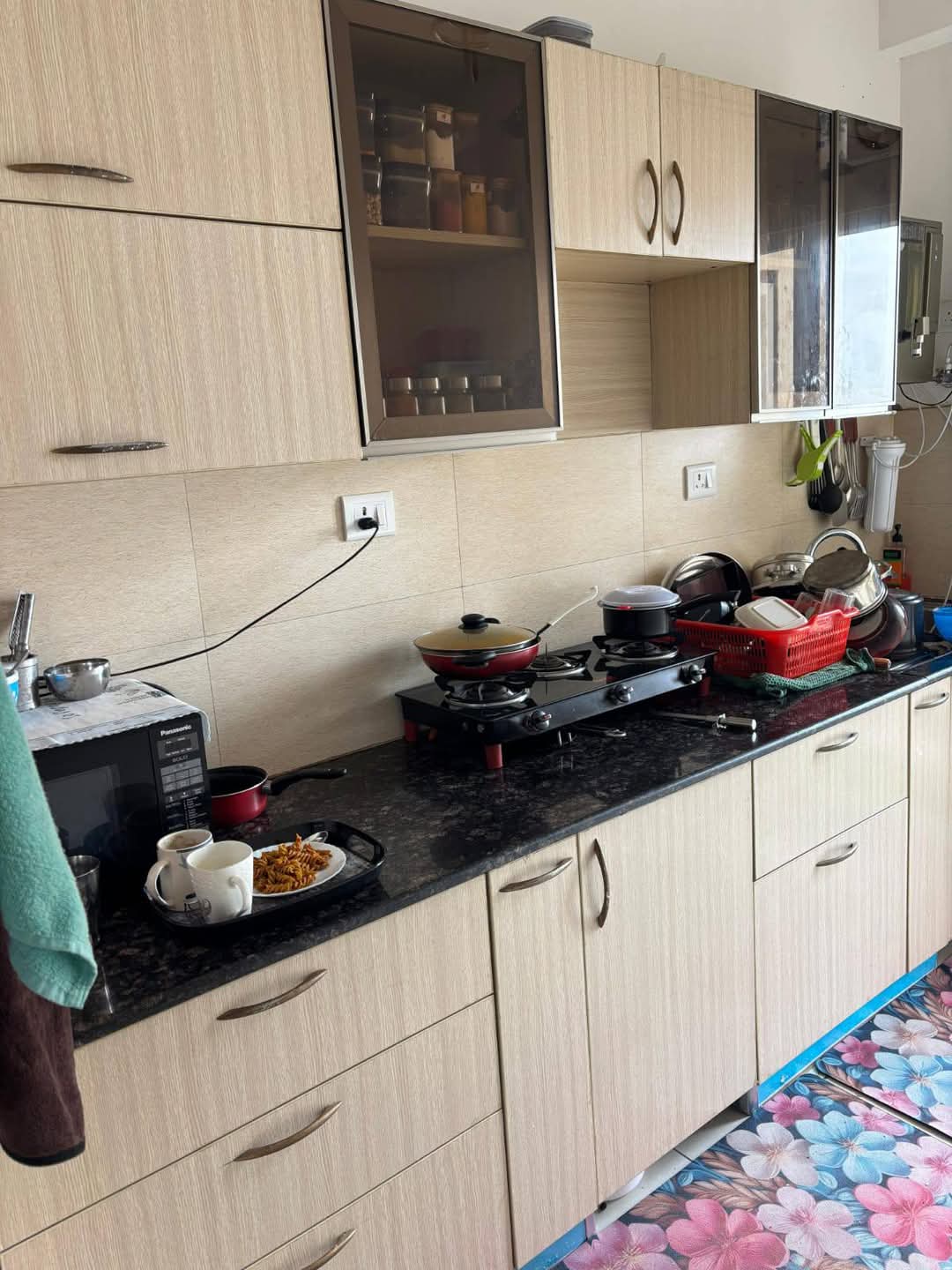 SUPERTECH THE ROMANO : 2 + 1 BHK Semi Furnished Flat for rent in Sector 118, Noida