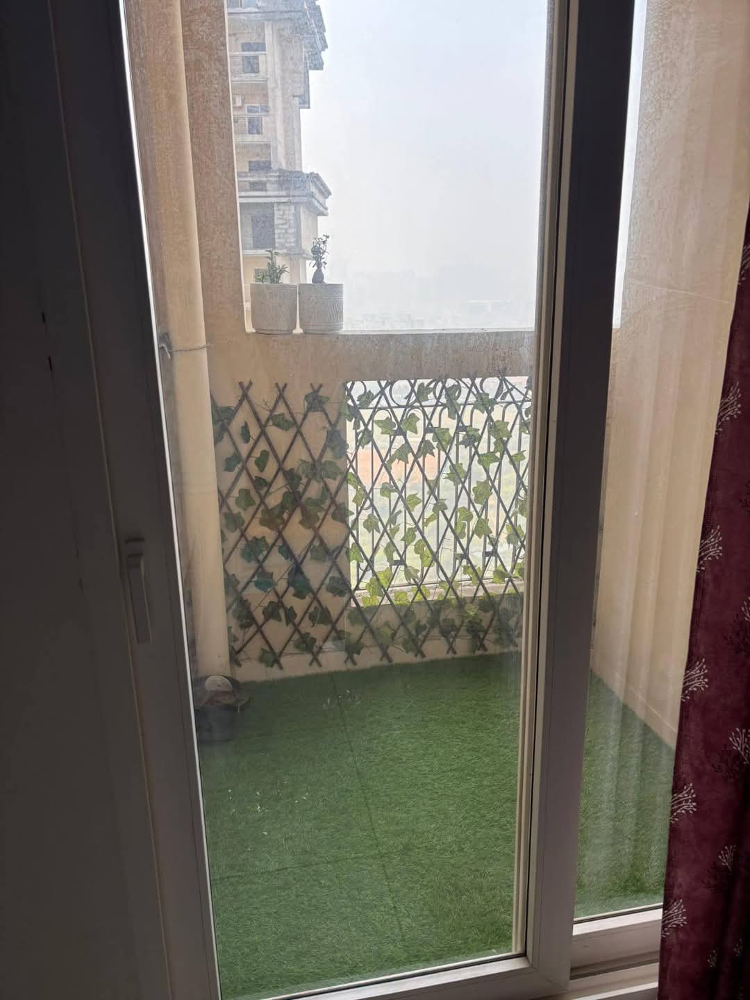 SUPERTECH THE ROMANO : 2 + 1 BHK Semi Furnished Flat for rent in Sector 118, Noida