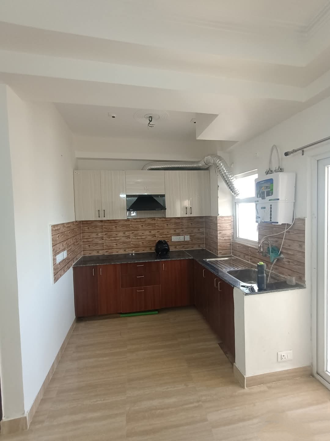 Amrapali Terrace Homes : 2 + 1 BHK Semi Furnished Flat for rent in TechZone 4, Noida Extension