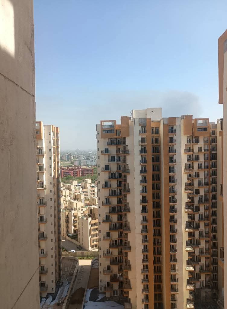 Amrapali Terrace Homes : 2 + 1 BHK Semi Furnished Flat for rent in TechZone 4, Noida Extension 
