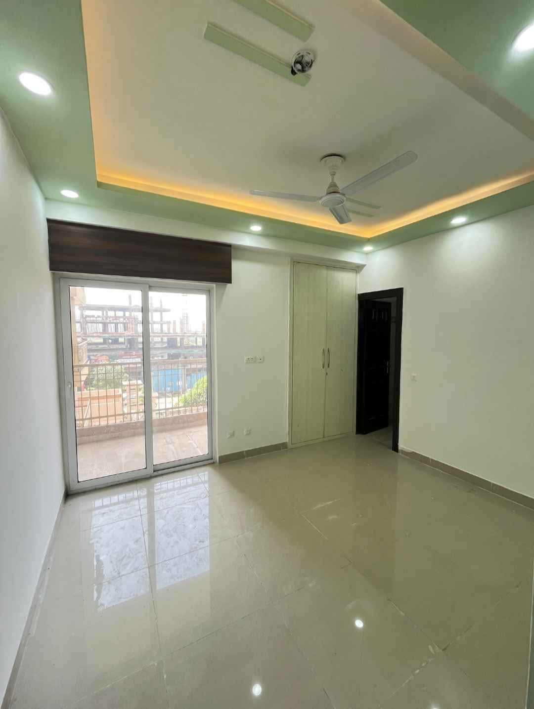Panchsheel Greens 1 : 3 BHK Semi Furnished Flat for rent in Sector 16B, Noida Extension