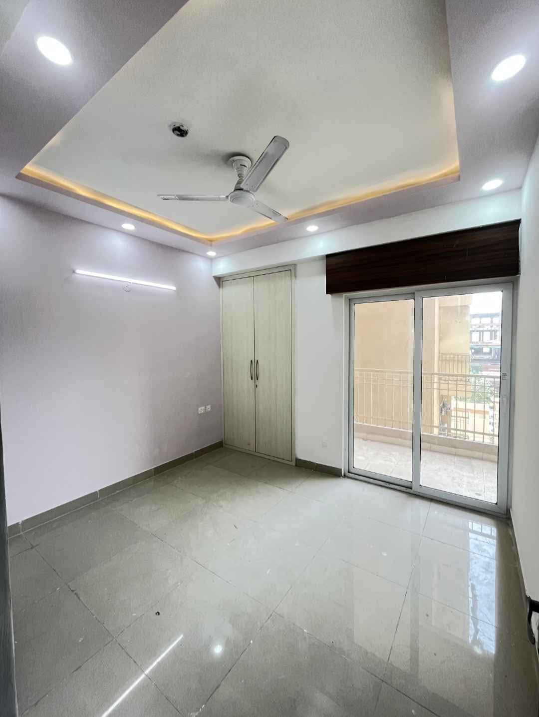 Panchsheel Greens 1 : 3 BHK Semi Furnished Flat for rent in Sector 16B, Noida Extension
