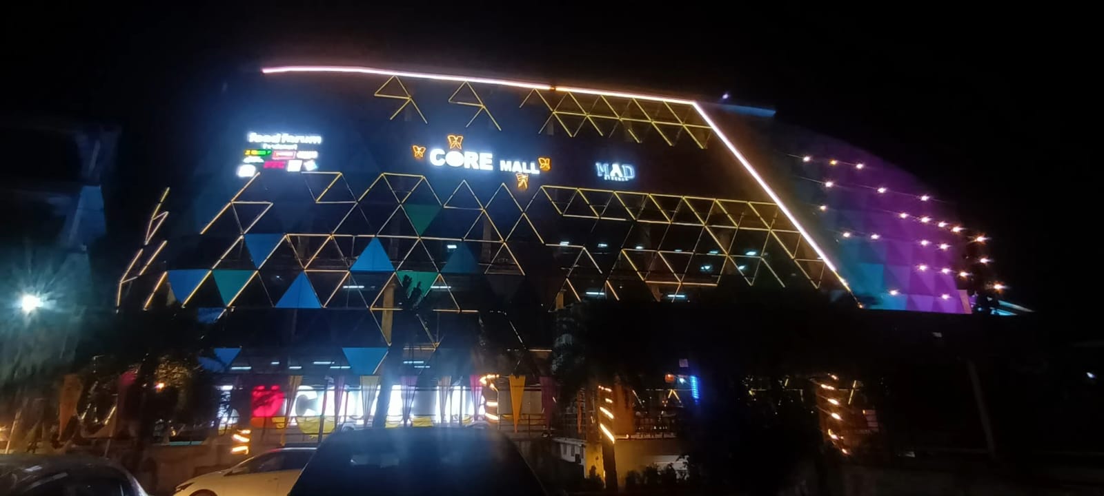 The Concept Core Mall : Semi Furnished Office For Sell in Crossings Republic