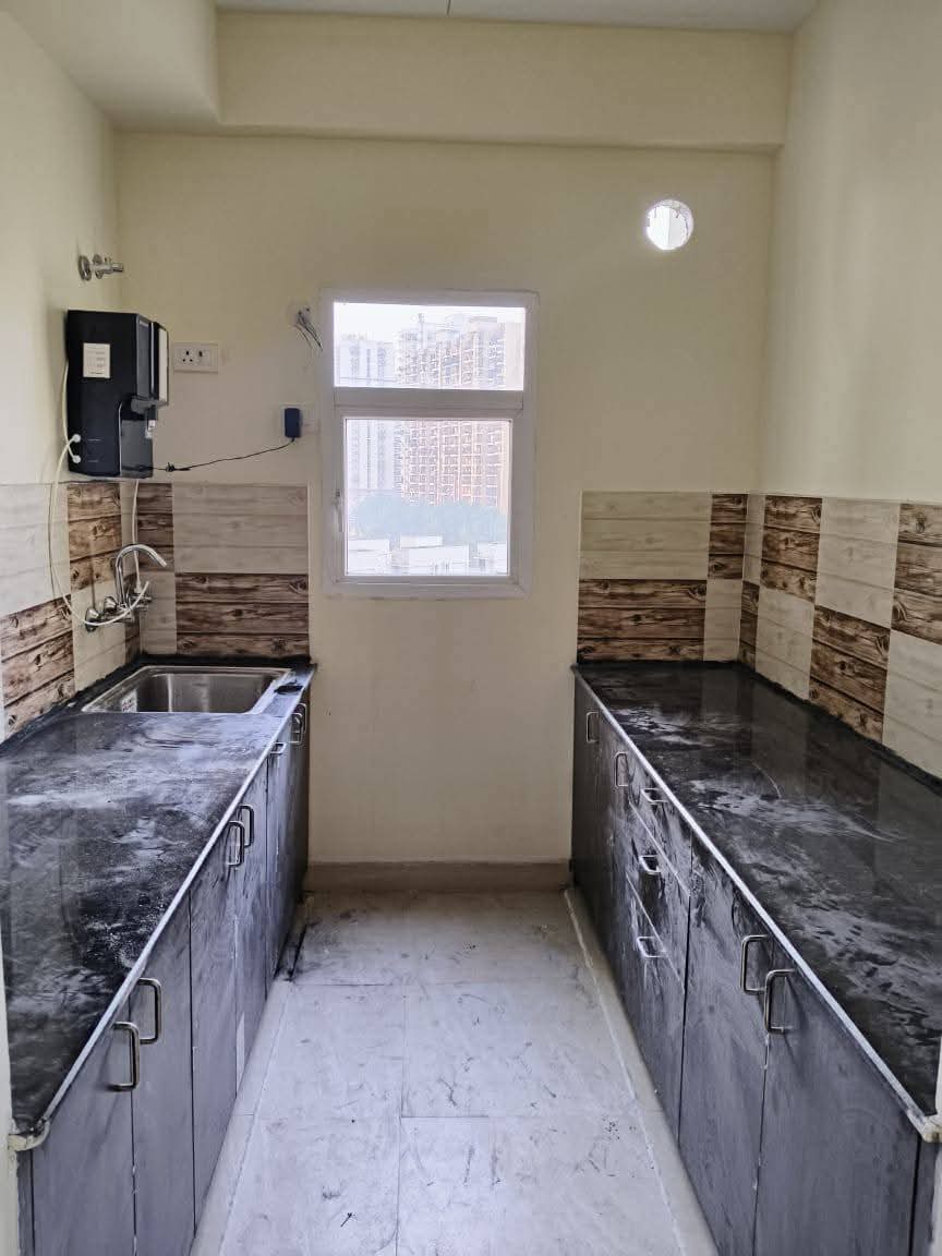 Vaibhav Heritage Height : 2 BHK Semi Furnished Flat for rent in Sector 16, Noida Extension