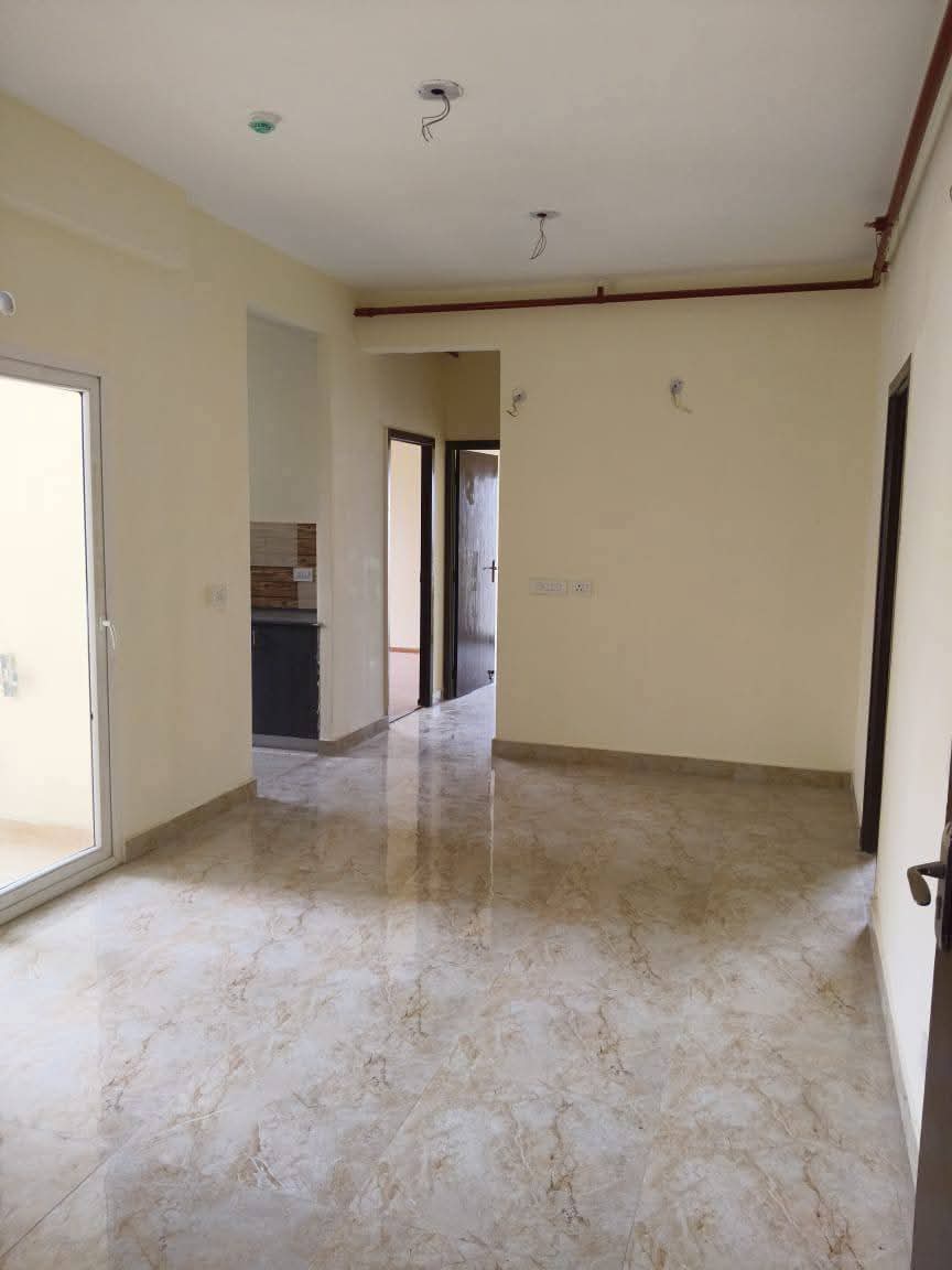 Vaibhav Heritage Height : 2 BHK Semi Furnished Flat for rent in Sector 16, Noida Extension