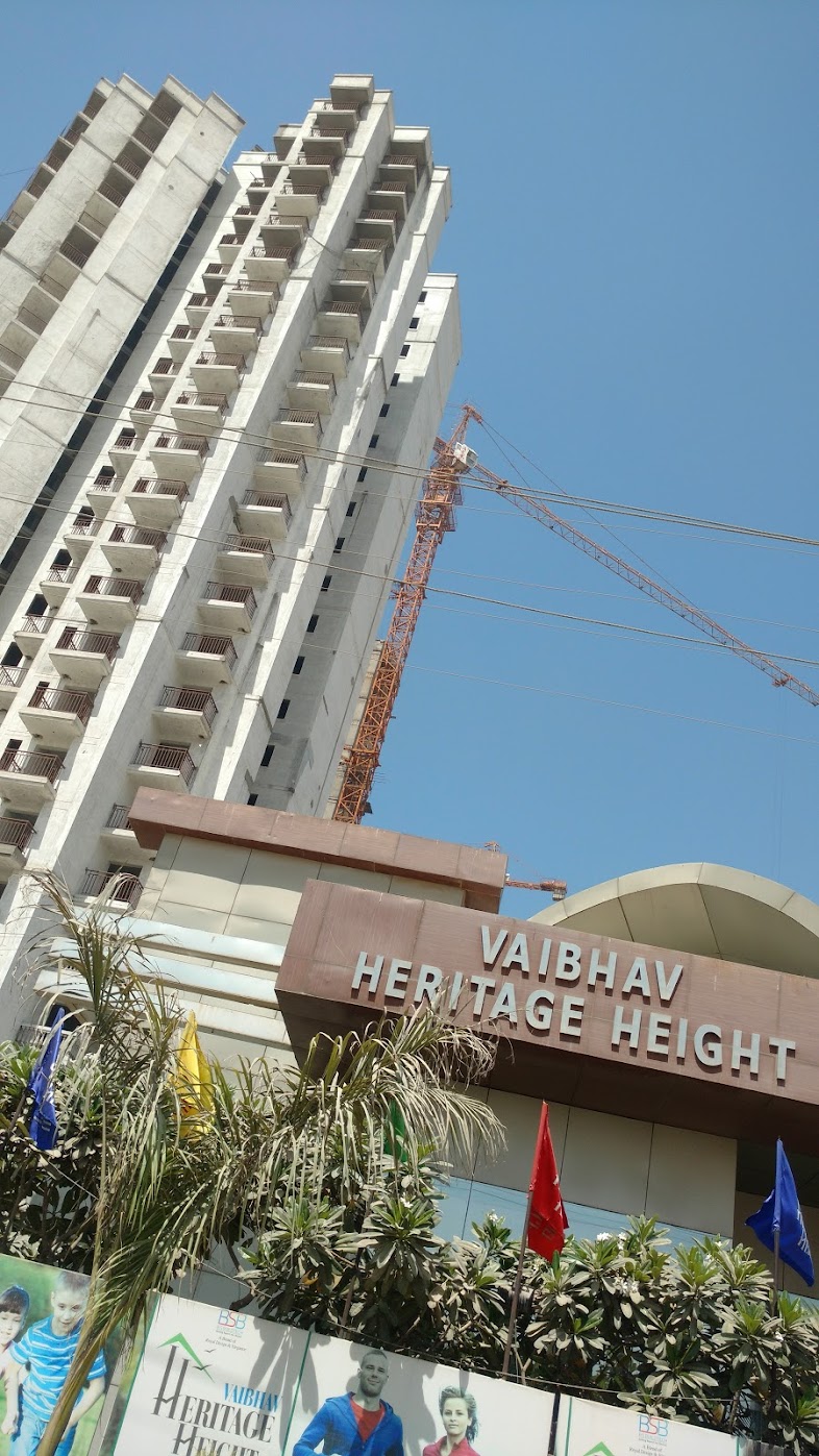 Vaibhav Heritage Height : 2 BHK Semi Furnished Flat for rent in Sector 16, Noida Extension 