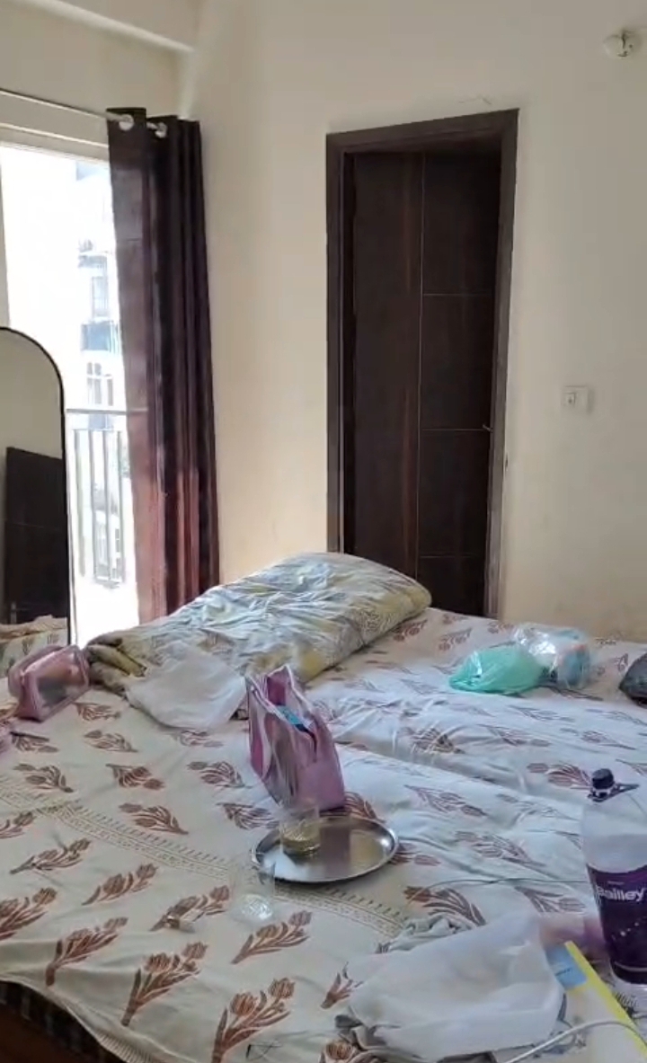 White Orchid : 3 BHK Fully Furnished Flat For Rent in Gaur City 2, Noida Extension