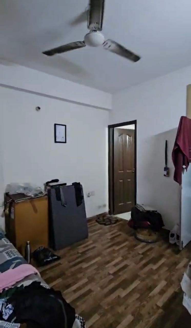 Wall Rock Aishwaryam : 2BHK Semi Furnished Flat For Sell in Sector 16C, Noida Extension