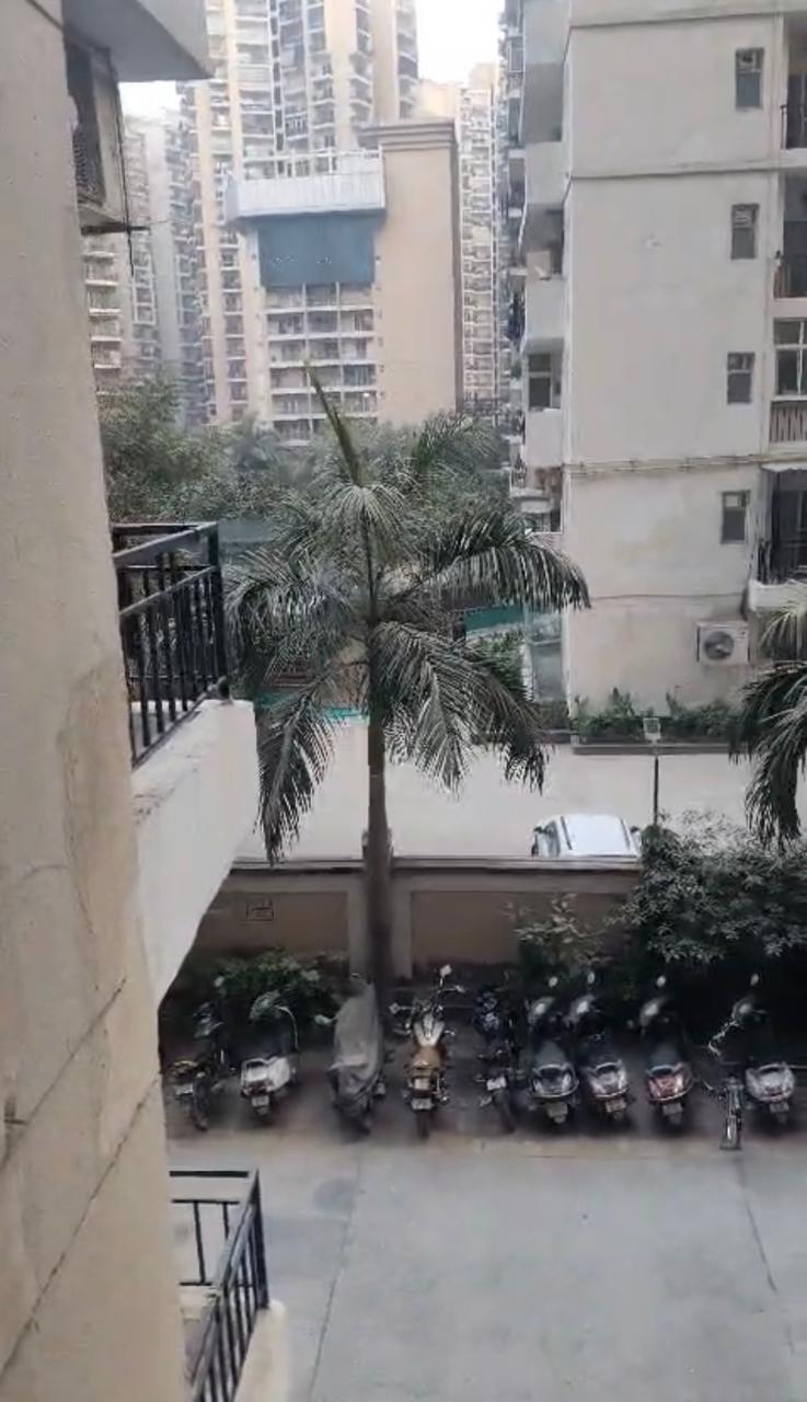 Wall Rock Aishwaryam : 2BHK UnFurnished Flat For Sell in Sector 16C, Noida Extension