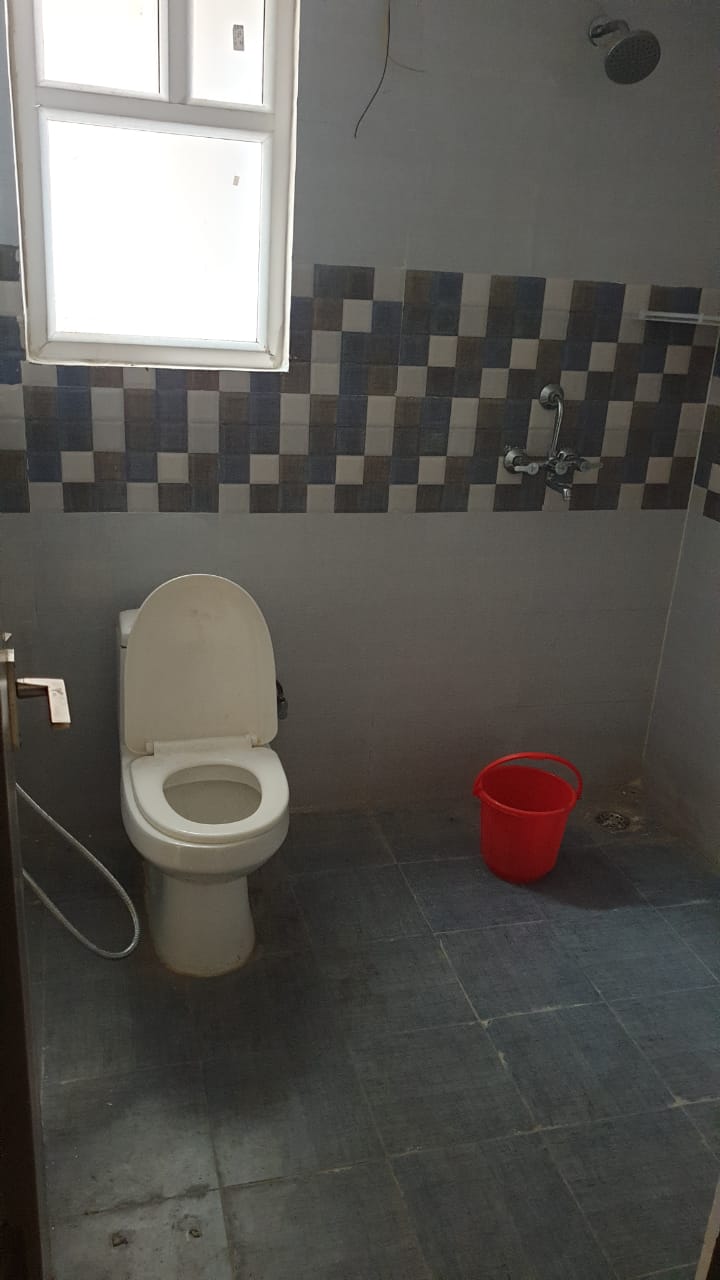 White Orchid : 3 BHK Fully Furnished Flat For Rent in Gaur City 2, Noida Extension
