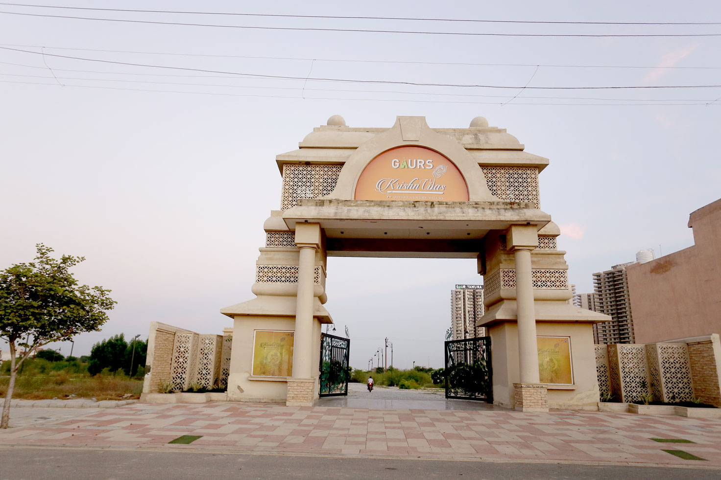 Gaur Yamuna City Krishn Vilas, Sector 27, Yamuna Expressway Society Image 1 