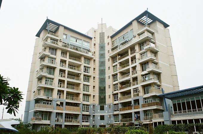 Mahagun Morpheus, Sector 50, Noida Society Image 1 