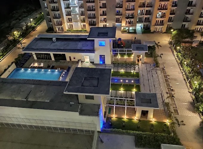 Panchsheel Pratishtha, Sector 75, Noida Society Image 2
