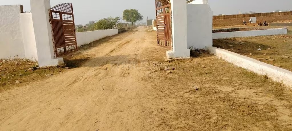 Om Drona City, Dankaur, Sector 17, Yamuna Expressway Society Image 1 