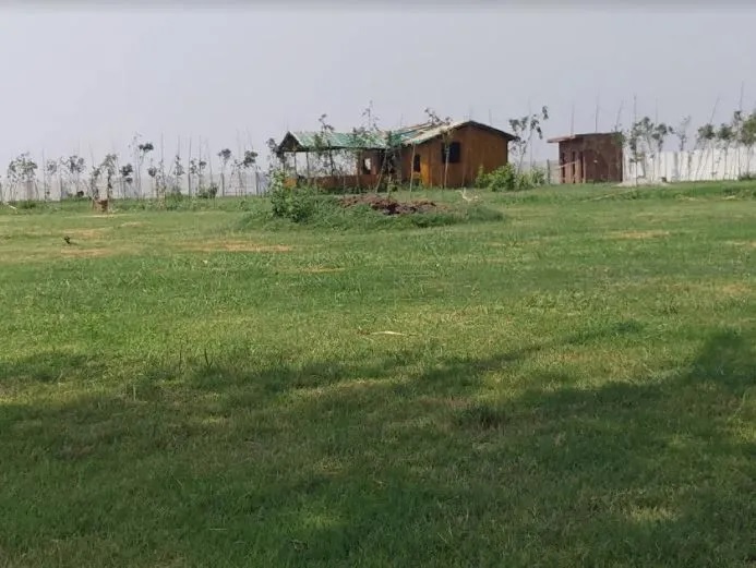 SS Sainik farms, Sector 150, Noida Society Image 2