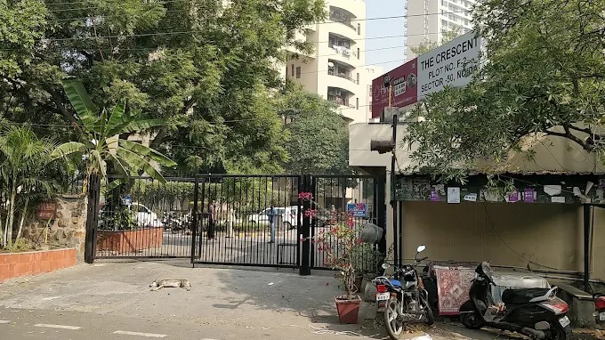 The Crescent, Sector 50, Noida Society Image 2