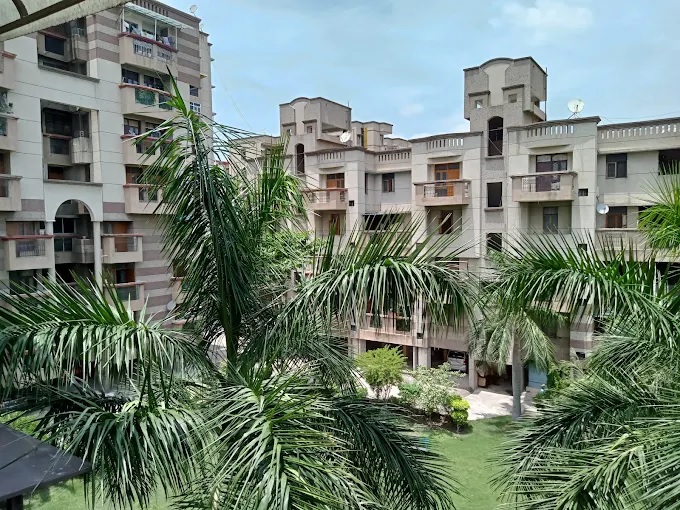 Purvanchal Vasant Vihar S A S, Sector 62, Noida Society Image 2