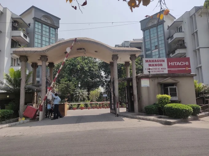Mahagun Manor, Sector 50, Noida Society Image 2