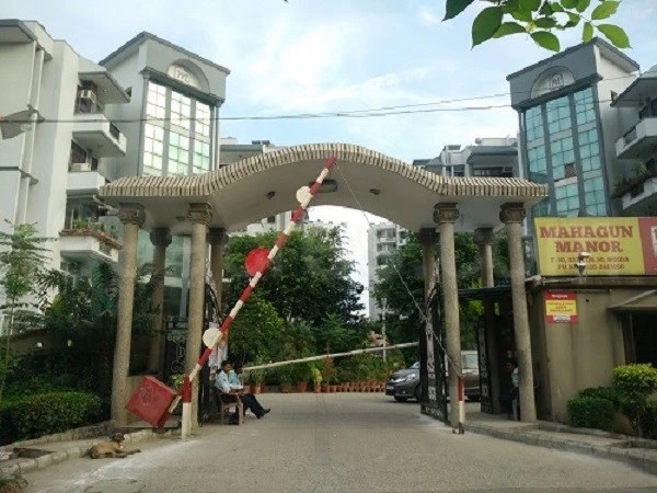 Mahagun Manor, Sector 50, Noida Society Image 3
