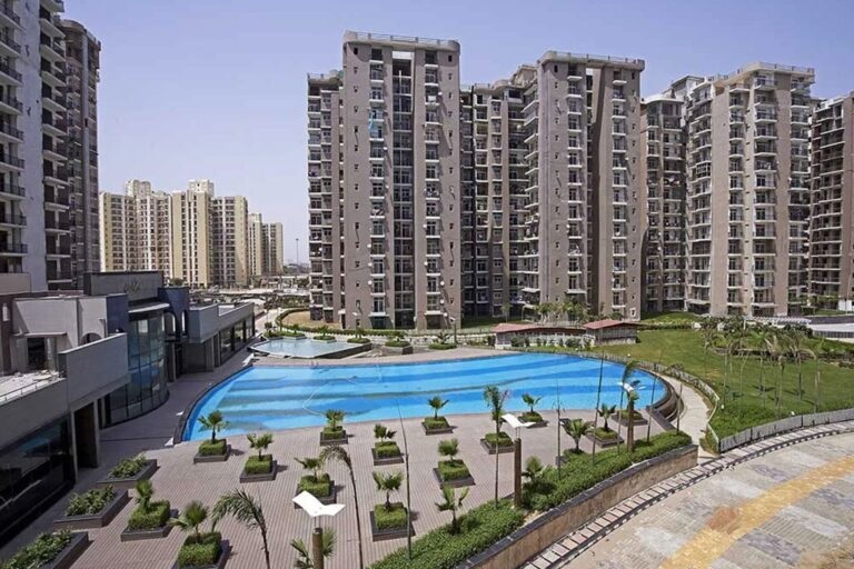 Amrapali Zodiac, Sector 120, Noida Society Image 3