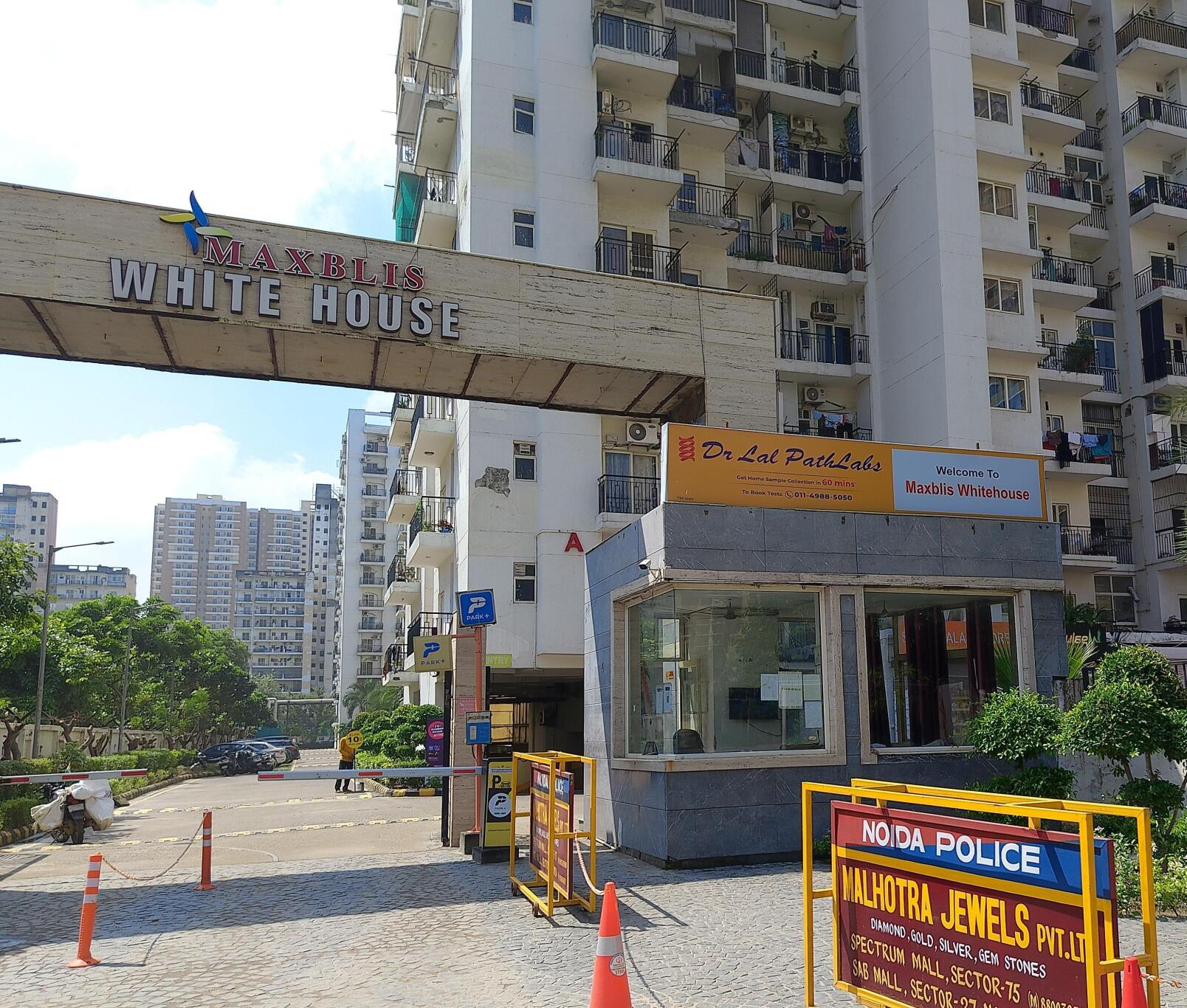 Maxblis White House, Sector 75, Noida Society Image 3