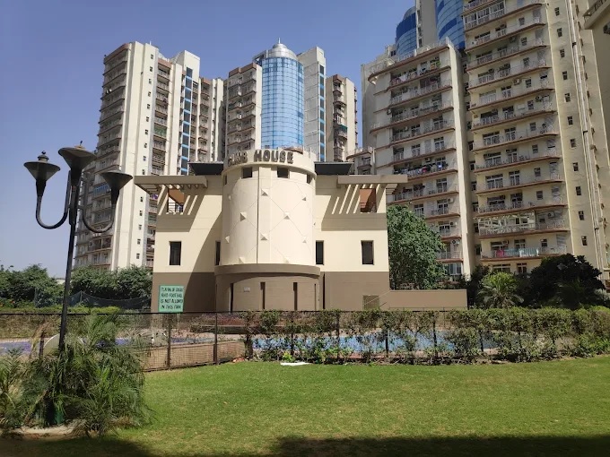 Assotech Windsor Greens, Sector 50, Noida Society Image 3