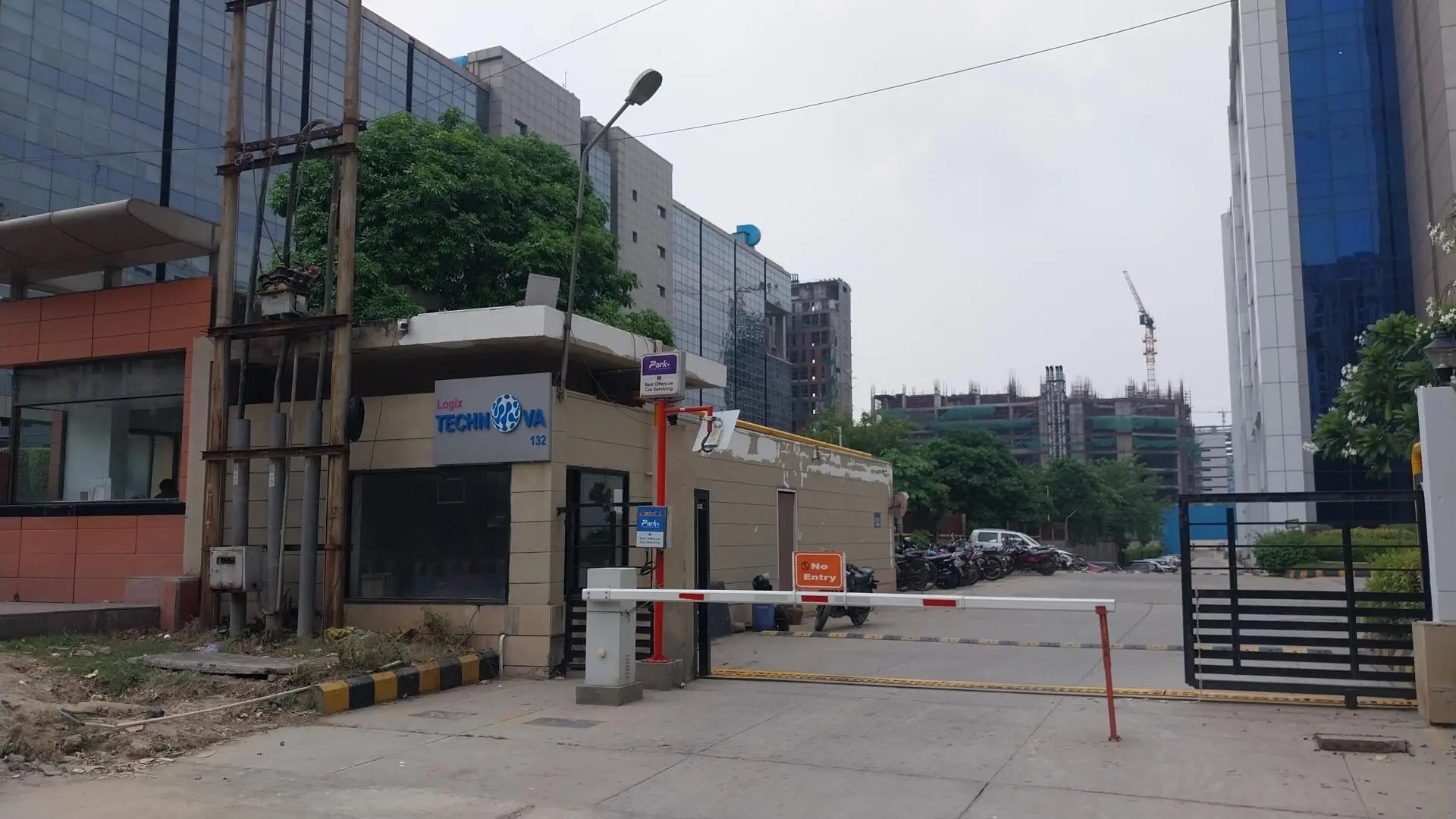 Logix Technova, Sector 132, Noida Society Image 3