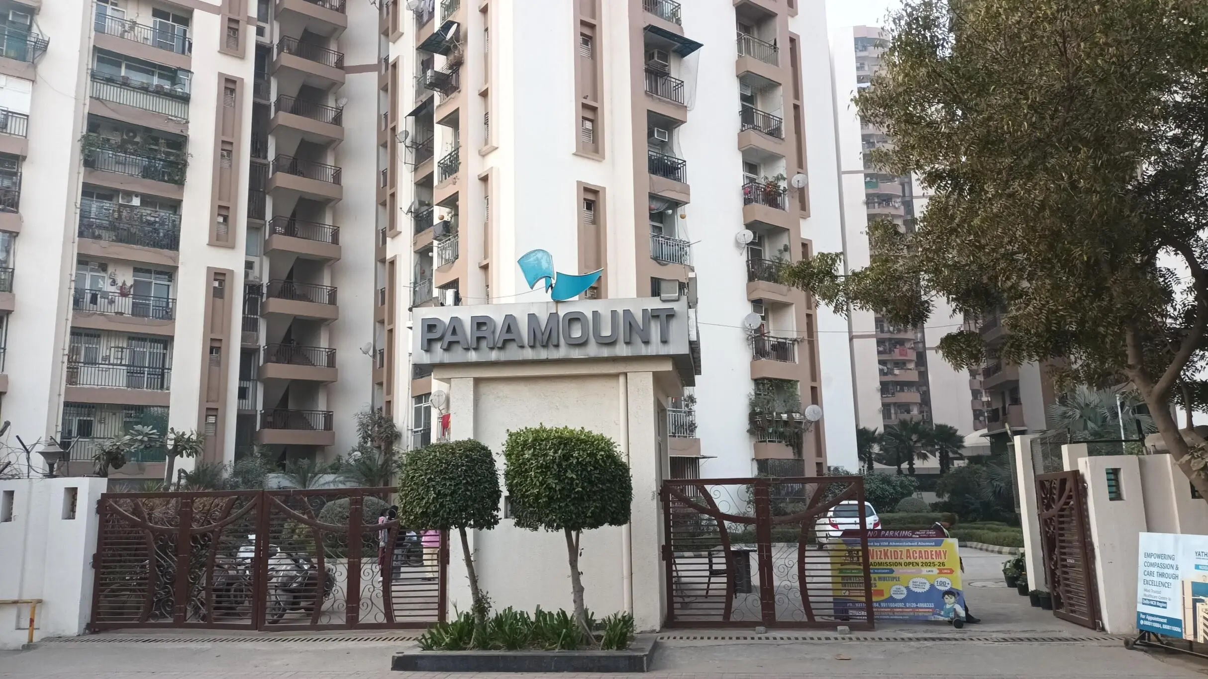 Paramount Symphony, Crossings Republic, Ghaziabad Society Image 3