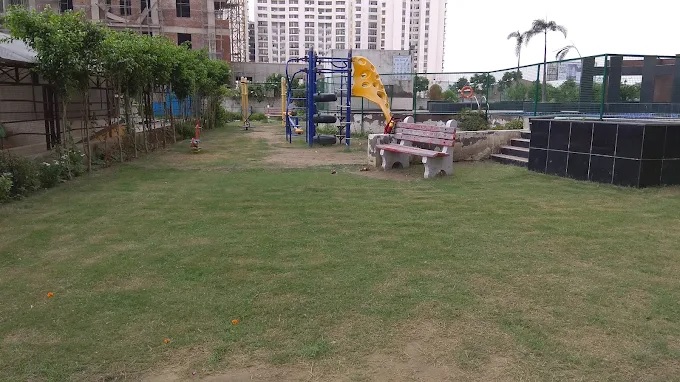 Amrapali Castle, Chi IV, Greater Noida Society Image 3