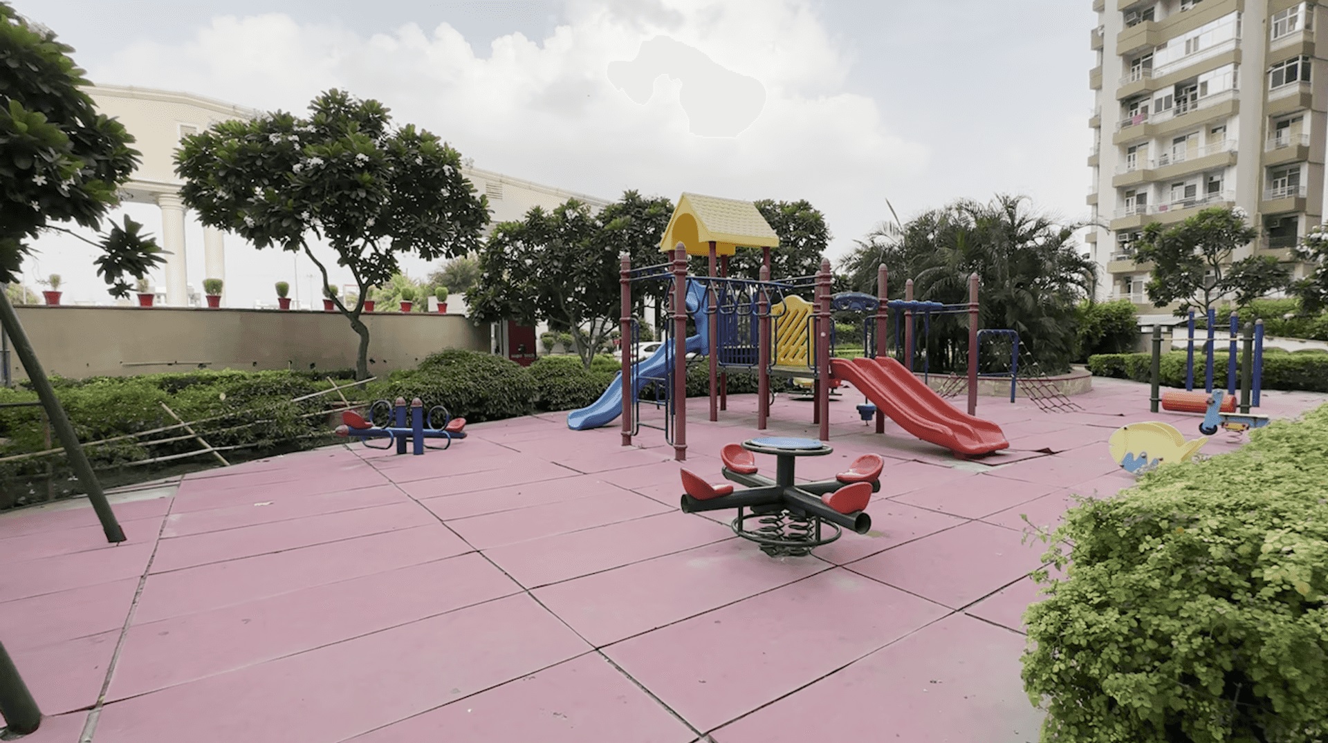 Supertech CapeTown, Sector 74, Noida Society Image 4