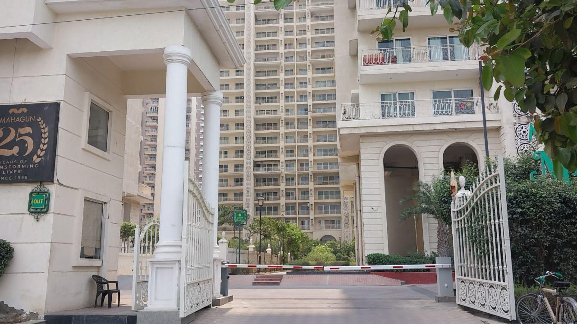 Mahagun Mirabella, Sector 79, Noida Society Image 4