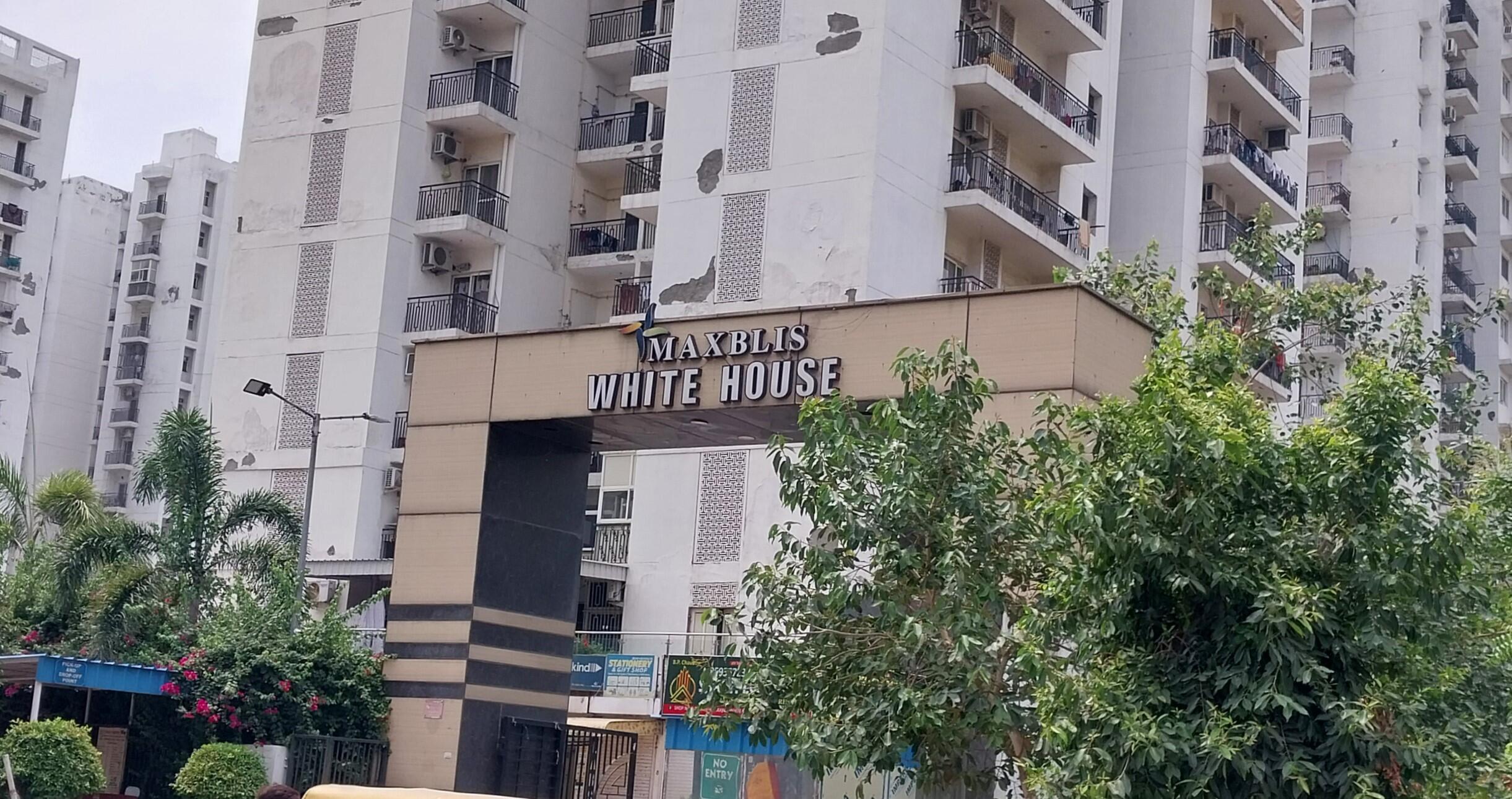 Maxblis White House, Sector 75, Noida Society Image 5