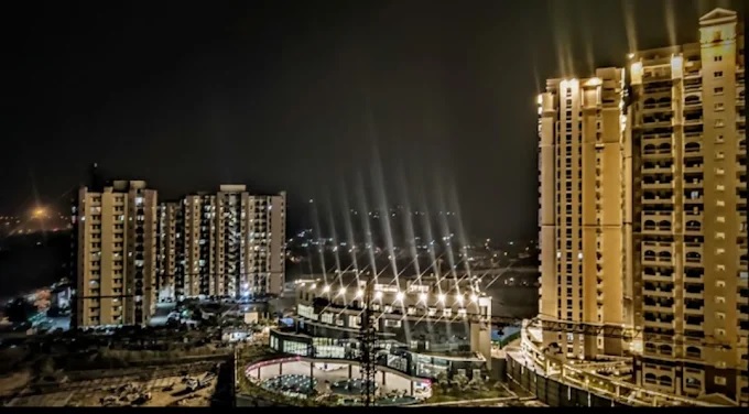 Amrapali Castle, Chi IV, Greater Noida Society Image 4