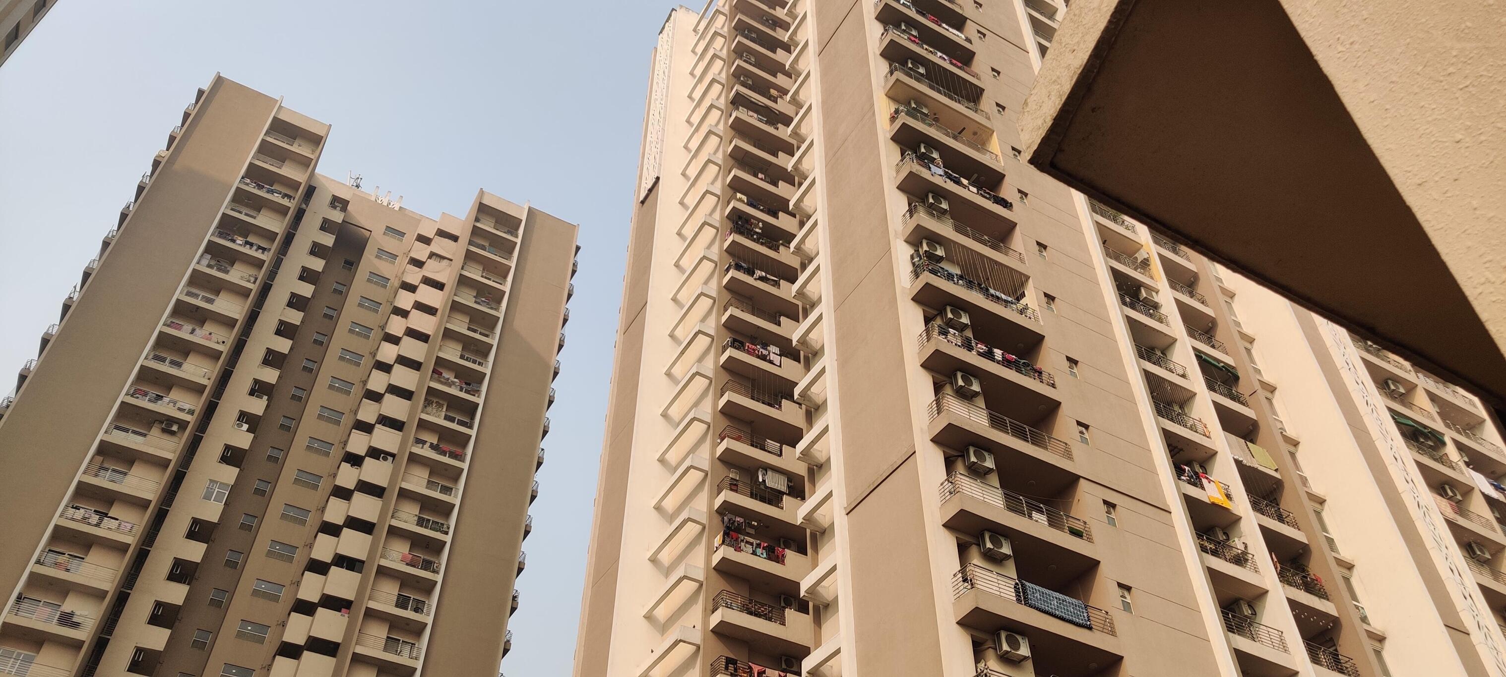 Cleo County, Sector 121, Noida Society Image 3