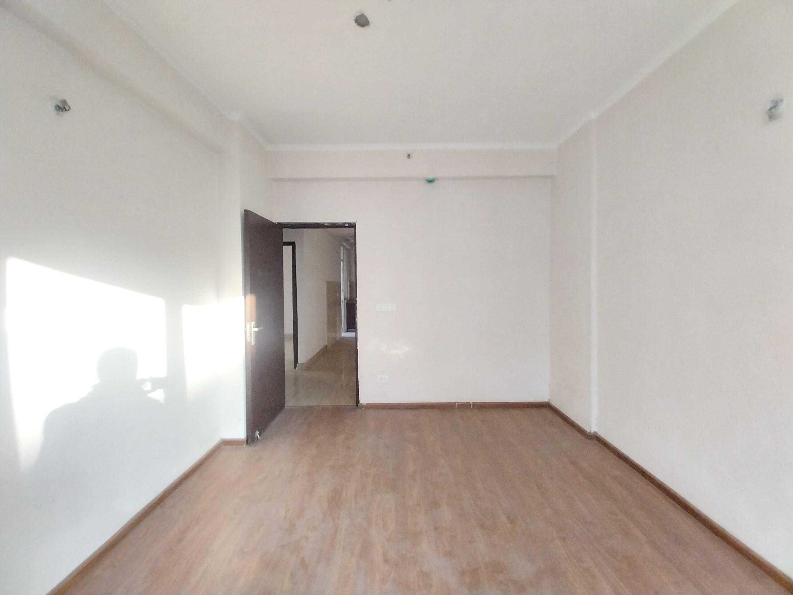 Amrapali Golf Homes, Sector 4, Noida Extension Society Image 2