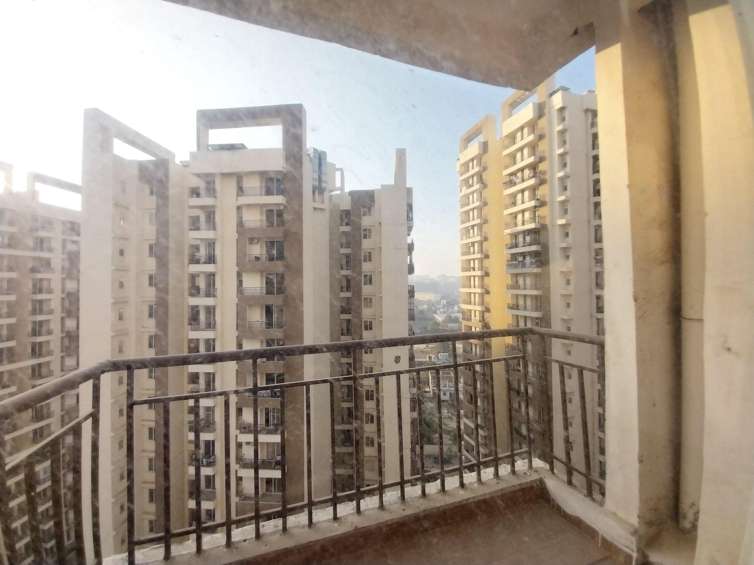 Amrapali Golf Homes, Sector 4, Noida Extension Society Image 3