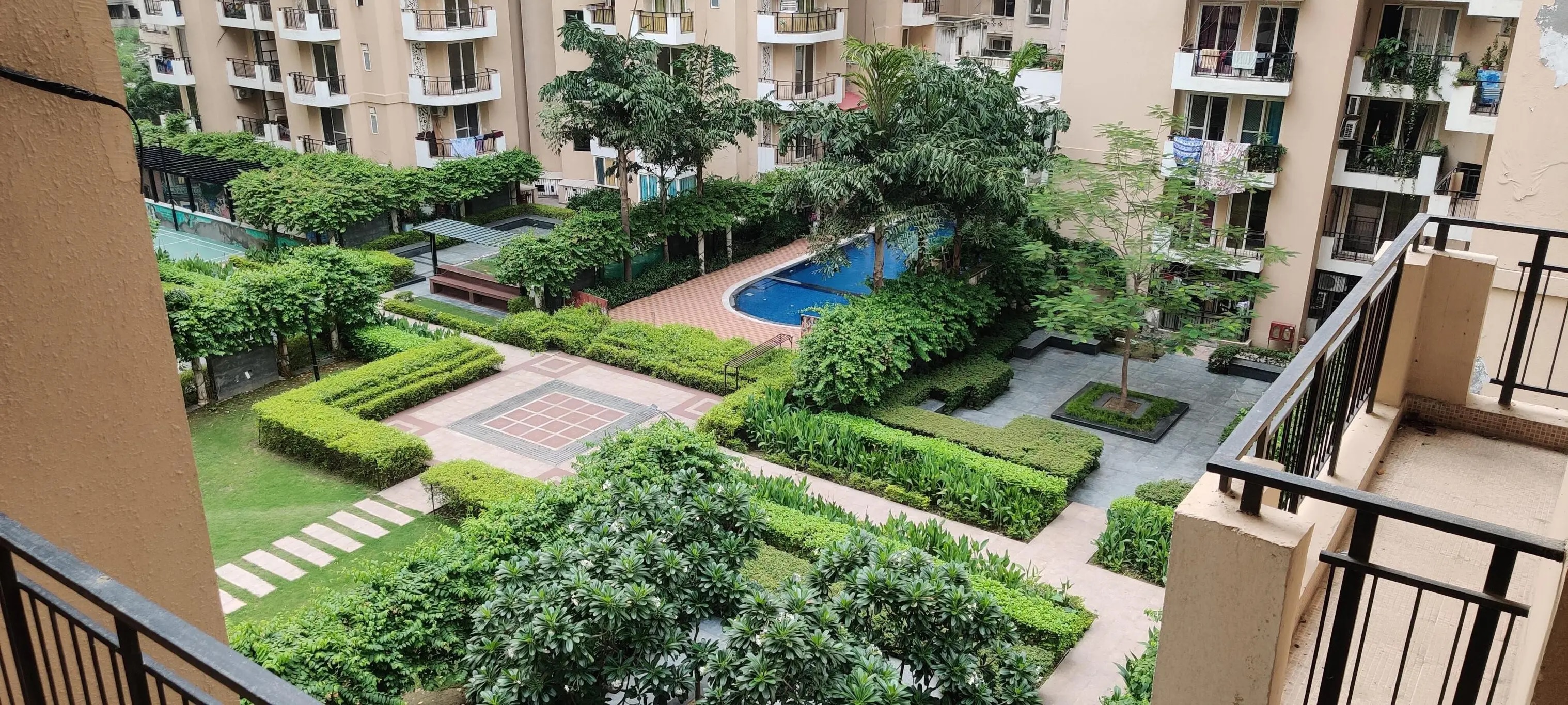 Strategic Royal Court, Sector 16B, Noida Extension Society Image 6